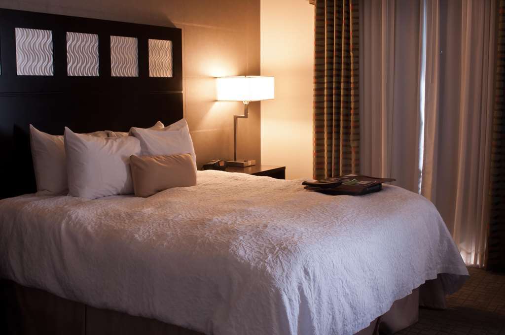 Hampton Inn & Suites Шривпорт Номер фото